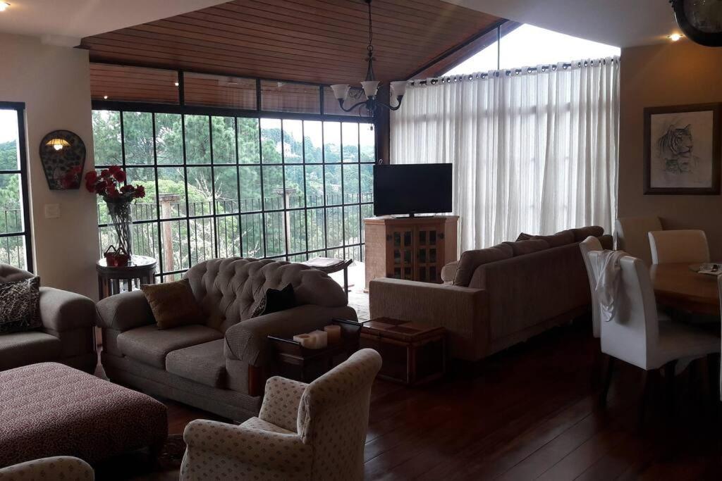 Casa E Vista Privilegiadas No Alto Do Capivari Villa Campos do Jordao